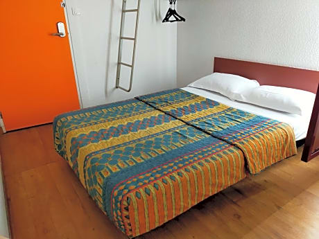 Triple Room with Shared Bathroom