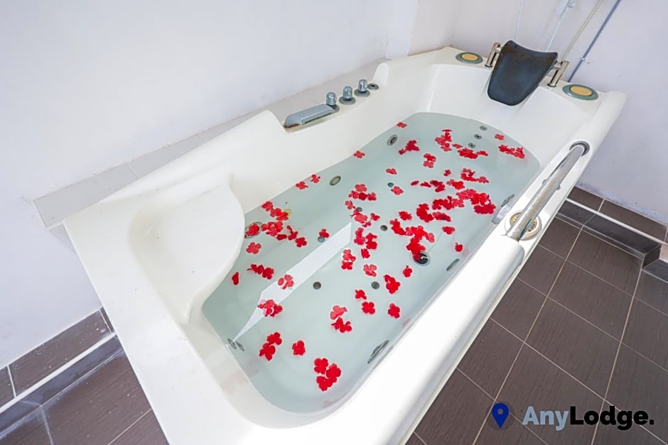 AnyLodge Waterfront Marina Island Pangkor