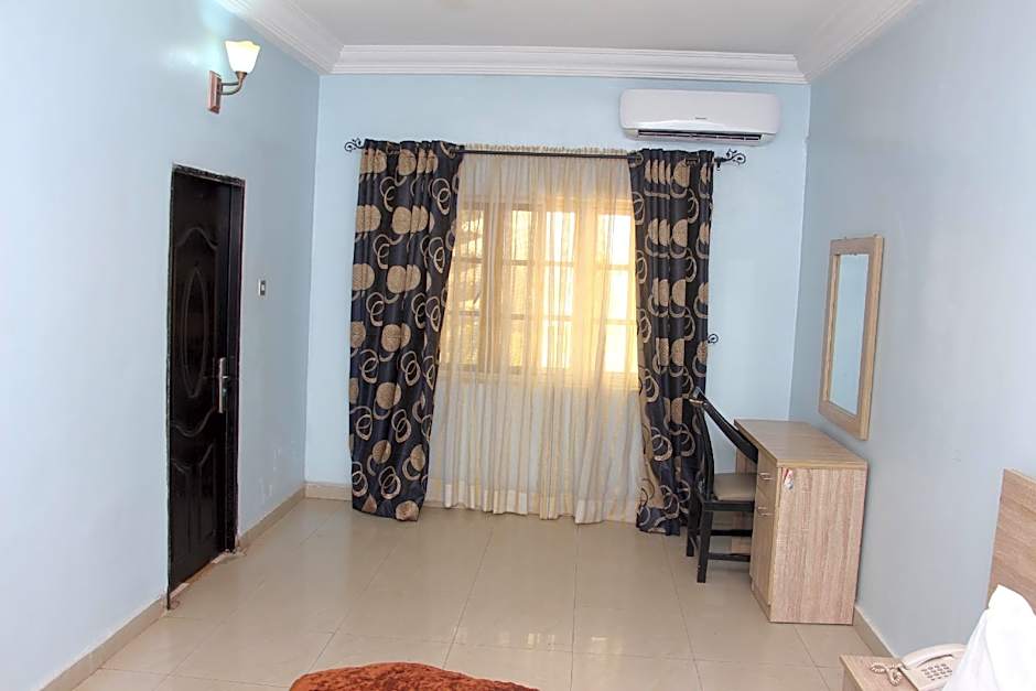 Photo 1 of 4 of Executive Superior