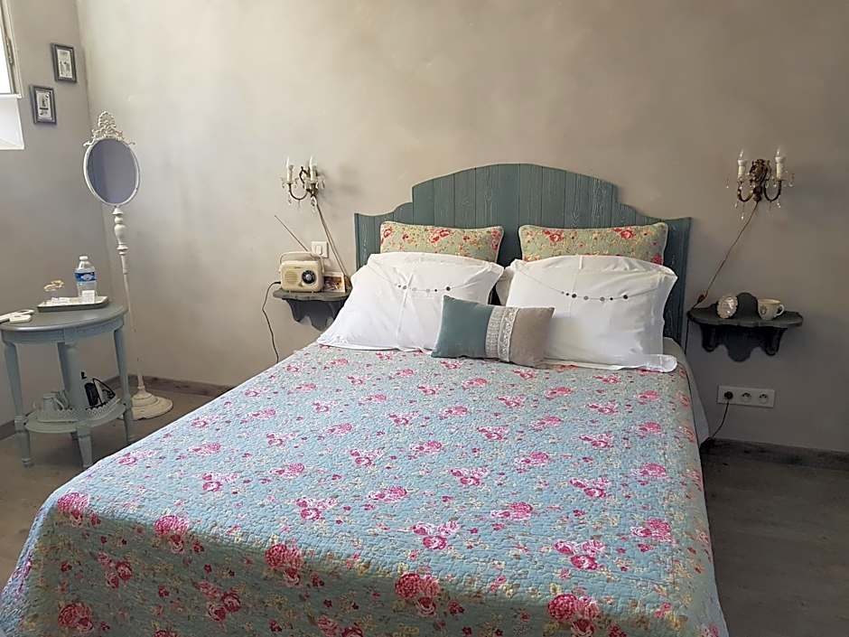 CHAMBRES D'HÔTES L'Oréliane en Provence Adults Only