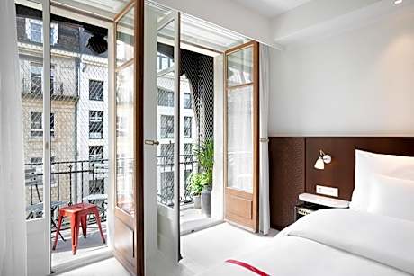 Wow Room with Balcony