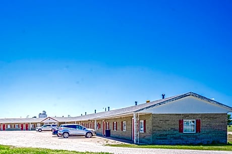 The Green Acre Motel by OYO La Crosse KS