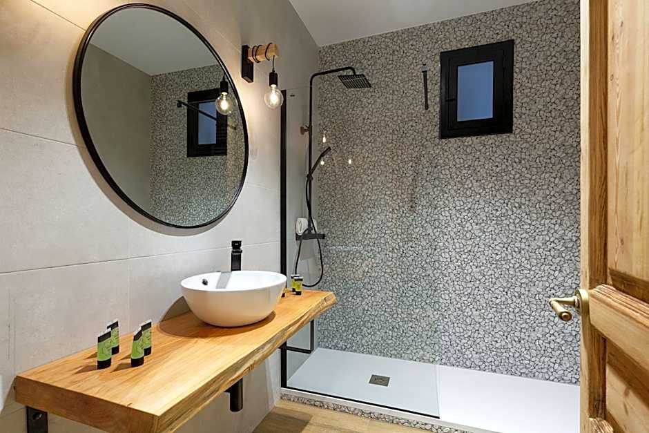 Sagrada266 by chicStays