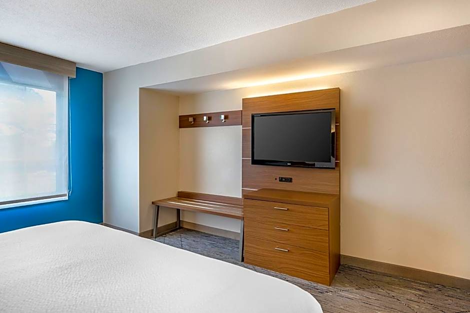 Holiday Inn Express Hotel and Suites Petersburg - Fort Lee by IHG