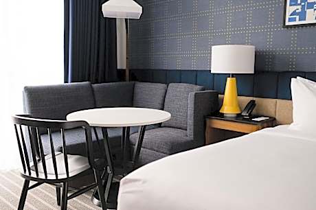 King Room with Sofa - Disability Access/Non Smoking
