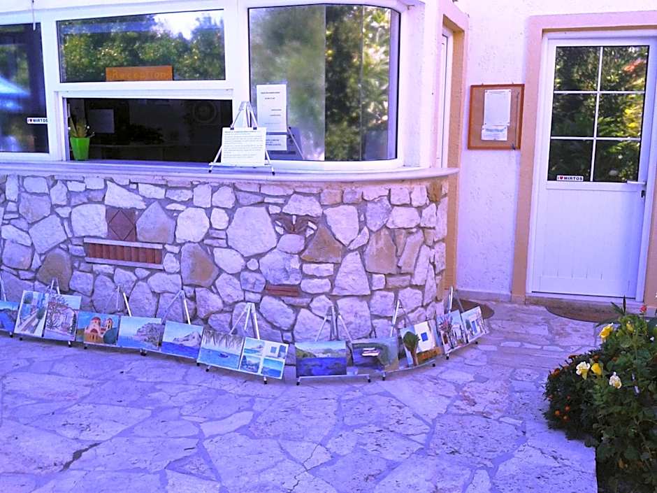 Kastro Studios Apartments