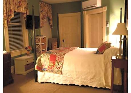 The Tydings (Premium / 2nd Floor Vandiver Mansion)