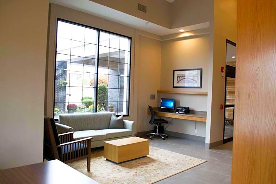 Country Inn & Suites by Radisson, Erie, PA