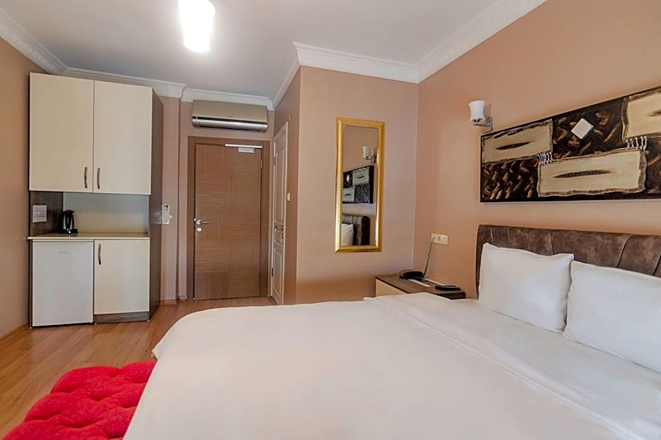 Zendy Suite Hotel
