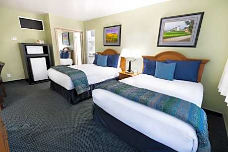 Standard Room with Two Double Beds (Upstairs)
