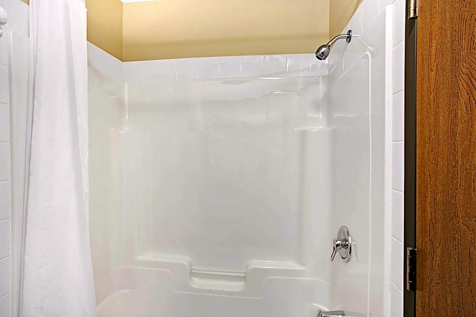 Super 8 by Wyndham Lachenaie/Terrebonne