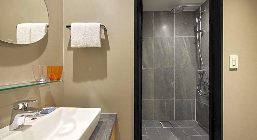 Oakwood Hotel Oike Kyoto