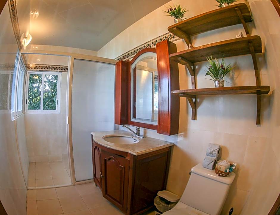 Seven Blue House Village & Lodge