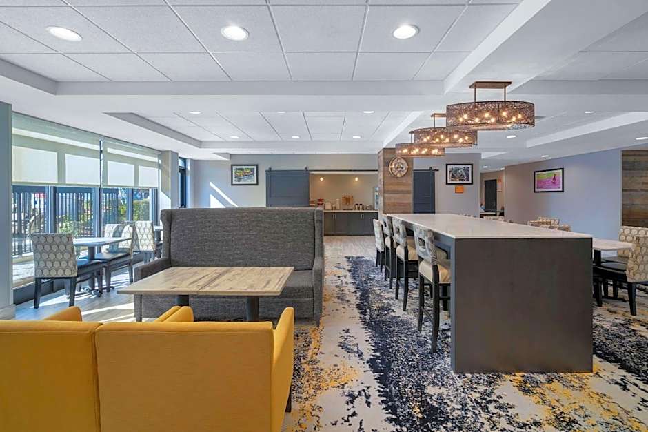 La Quinta by Wyndham Raleigh Downtown North