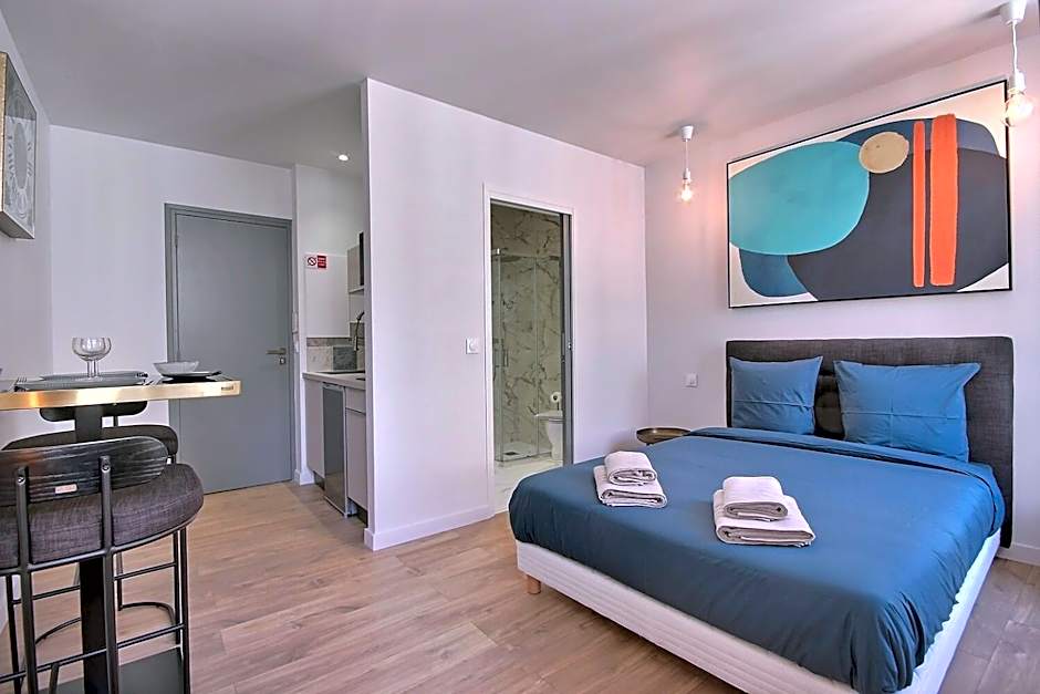 LES TOITS DU VIEUX-PORT