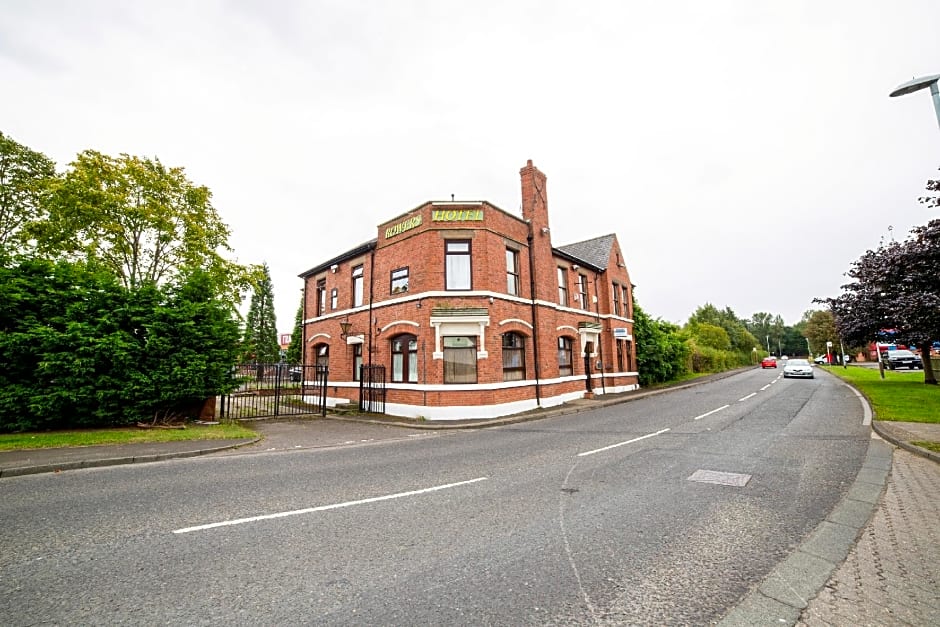 OYO The Rowers Hotel