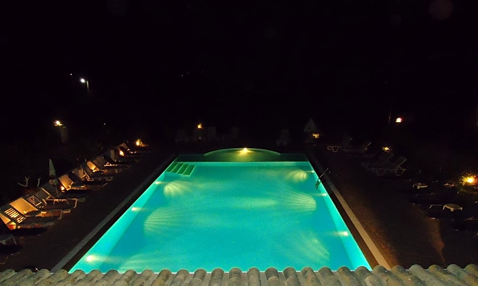 Bruskos Hotel & Suites