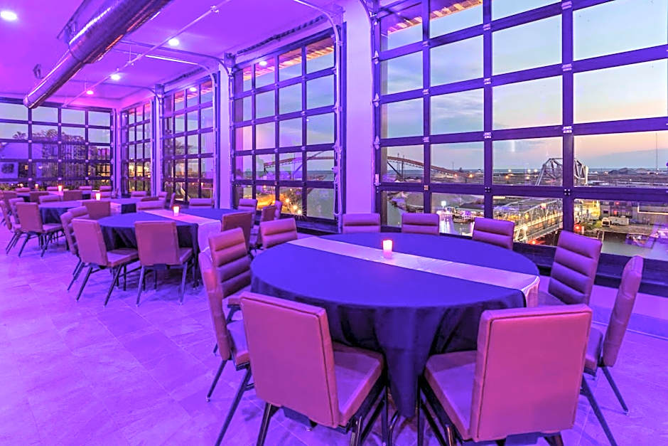 Riverbend Hotel and Suites, Trademark Collection by Wyndham