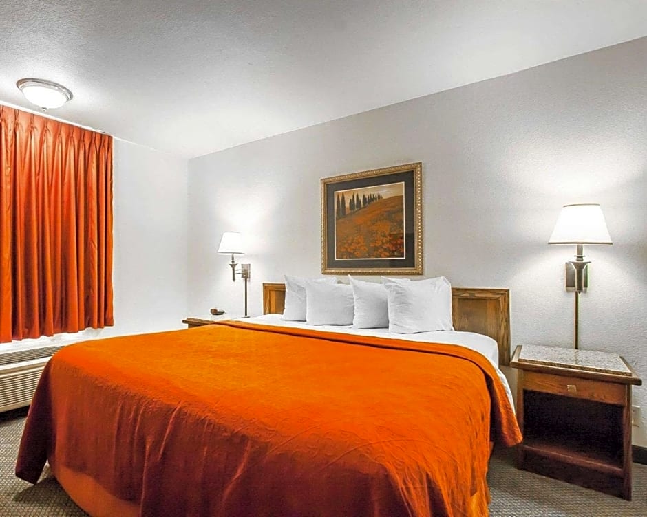 Quality Inn & Suites North Springfield