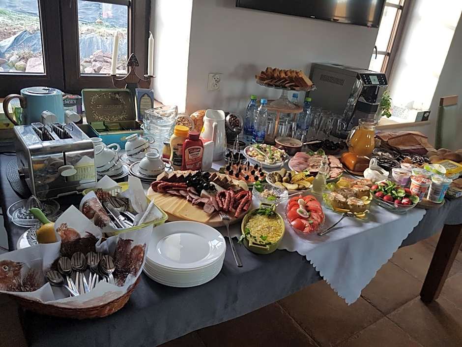 Pokoje Gościnne Art- Dworek