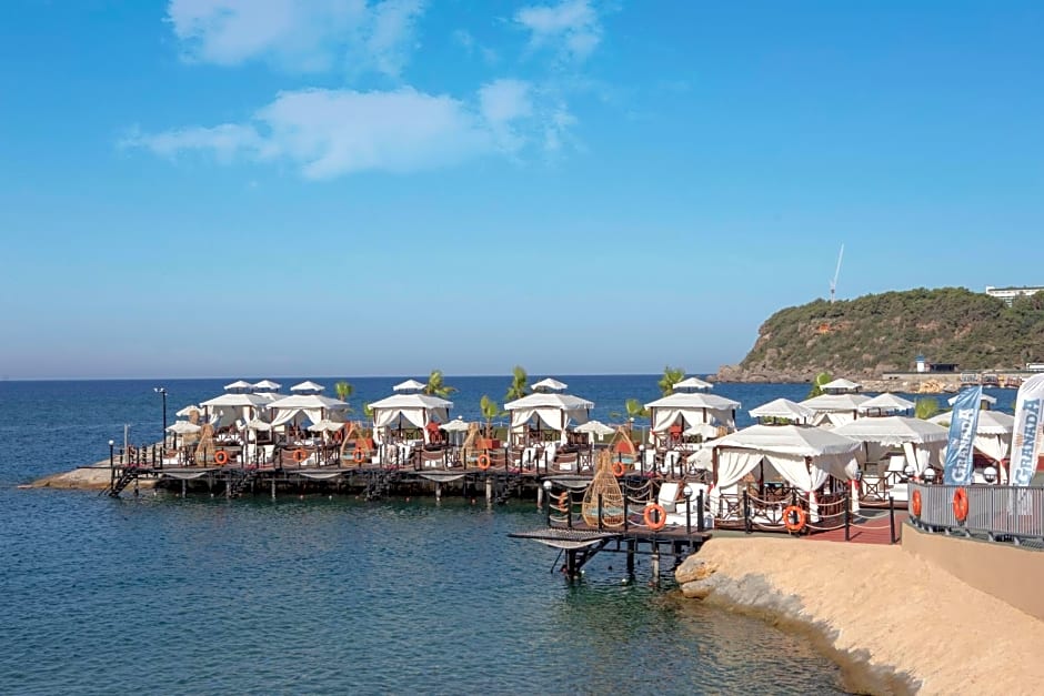 Granada Luxury Okurcalar