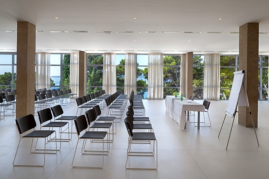 Bluesun Hotel Maestral