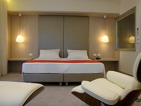 Junior Suite with Partial Sea View