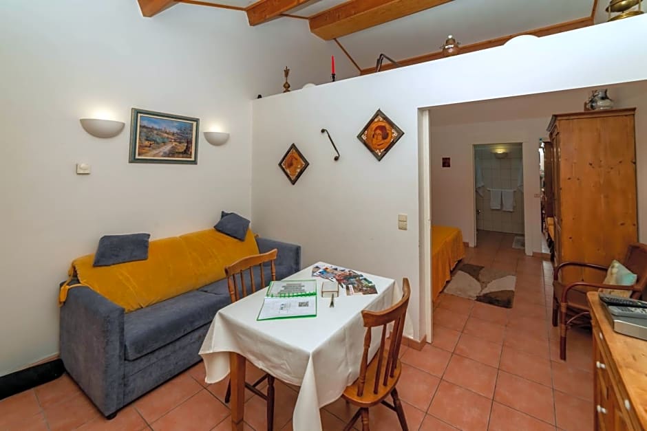 Elckerlyck Inn Hotel
