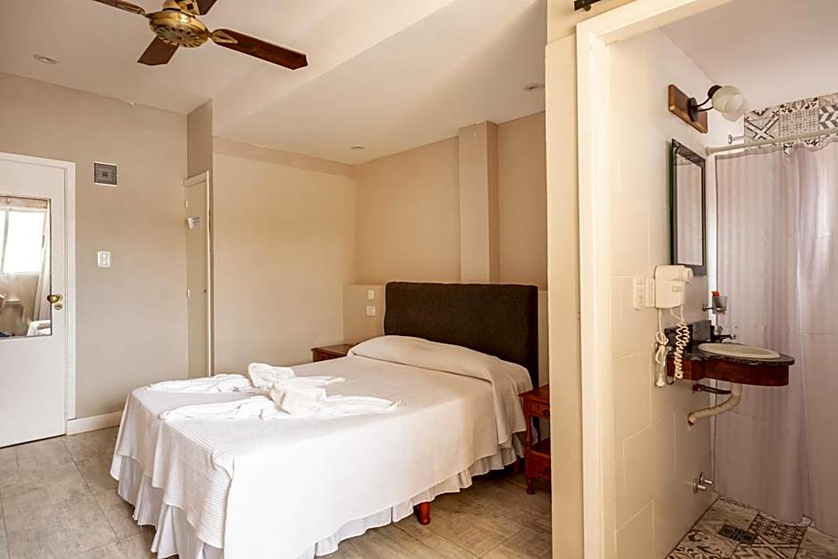 Photo 1 of 4 of Double Room