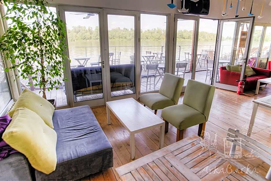 ArkaBarka Floating Hostel