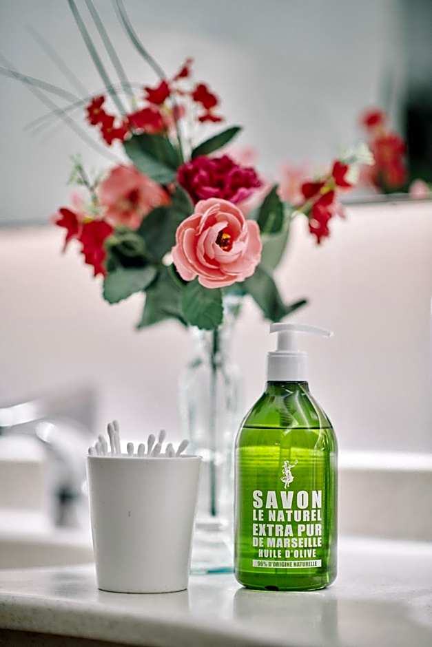 The Legacy by 2GO4 City Center