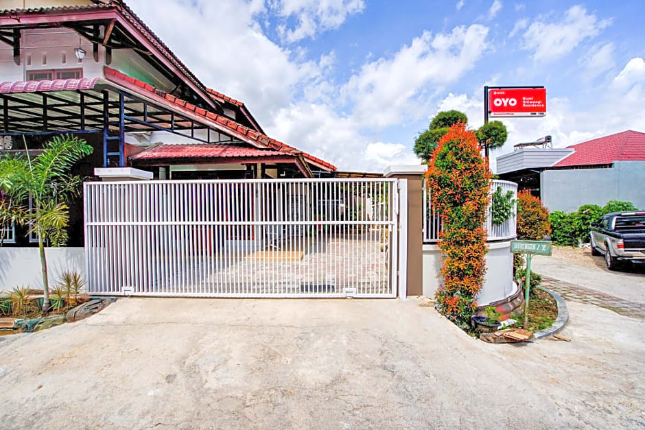 OYO 3305 Bumi Siliwangi Residence