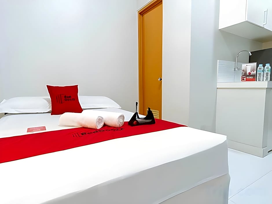 RedDoorz near NAIA Terminal 1