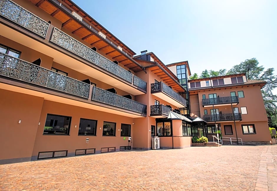Hotel Chrys
