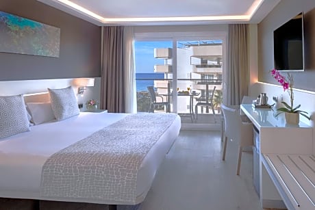 Executive Double or Twin Room with Partial Sea View