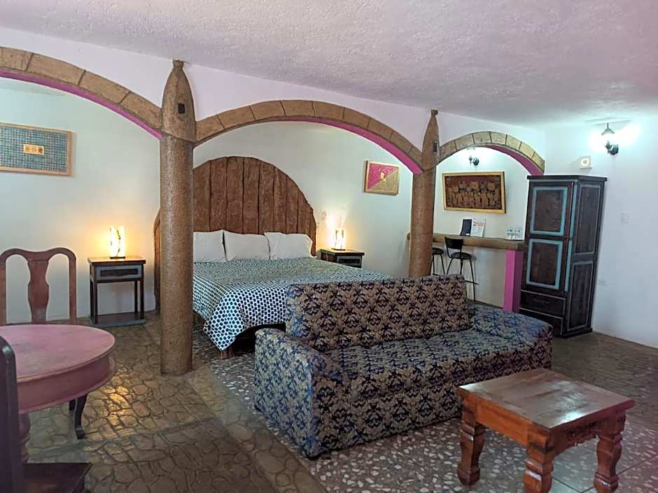 HOTEL BACANTES