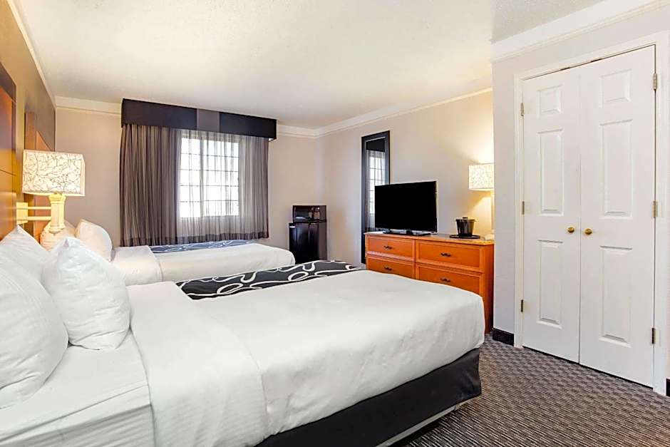 La Quinta Inn & Suites by Wyndham Champaign