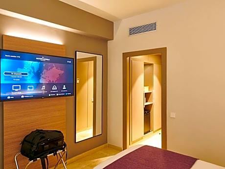 Standard Room With Three Single Beds