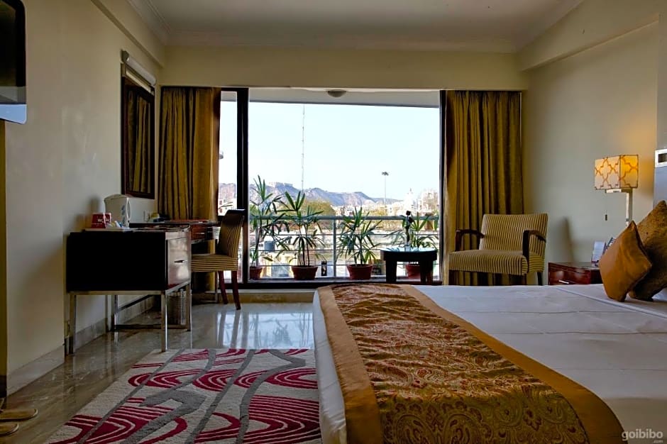 The Wall Street Beacon, Jaipur