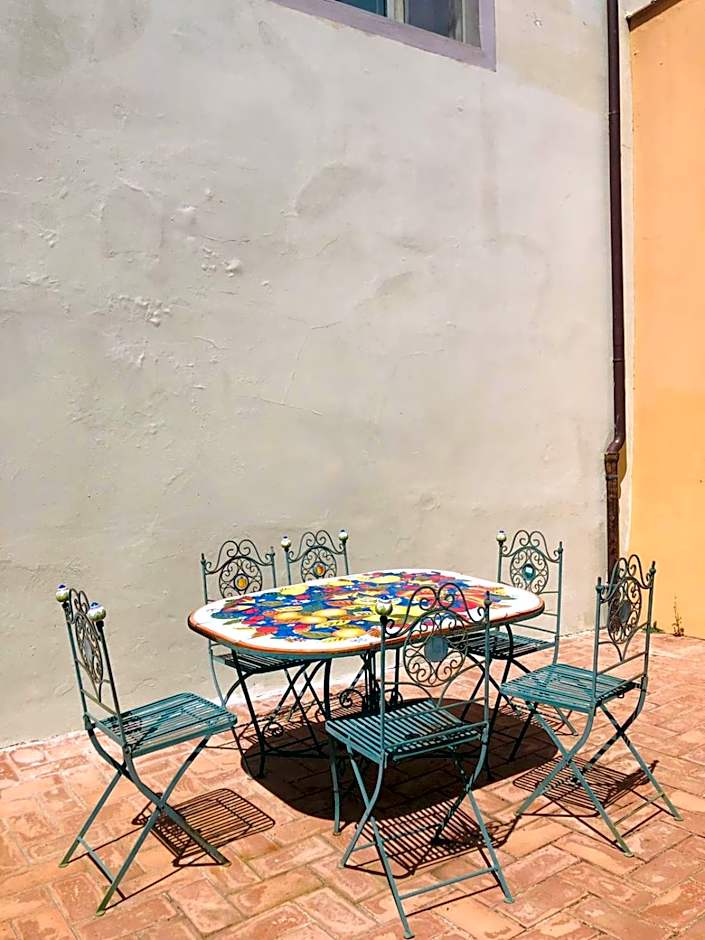 Tenuta Guinigi Antico Borgo di Matraia - Exclusive Holidays apartments & Pool