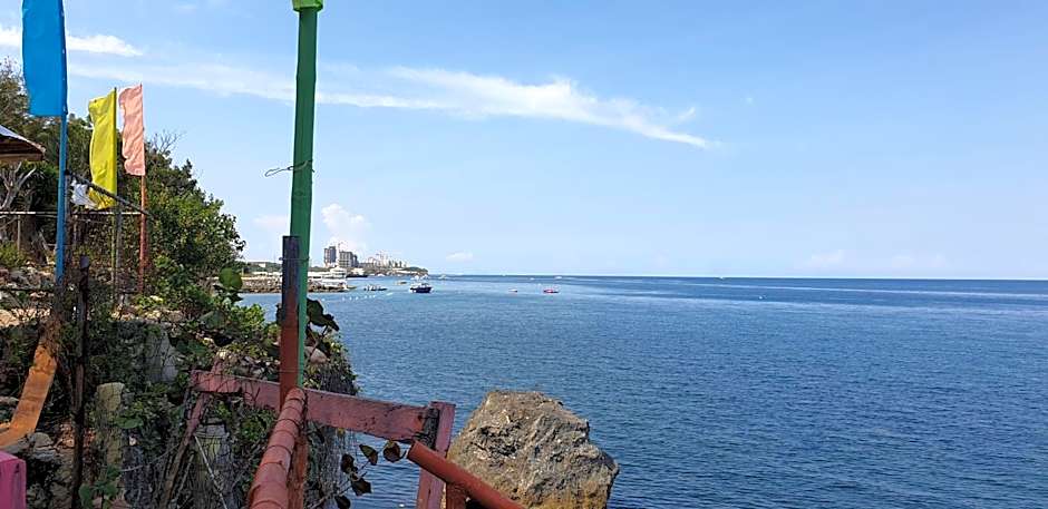 Mactan Newtown Condo with Garden and Ocean View 8NEWTOWN BLVD