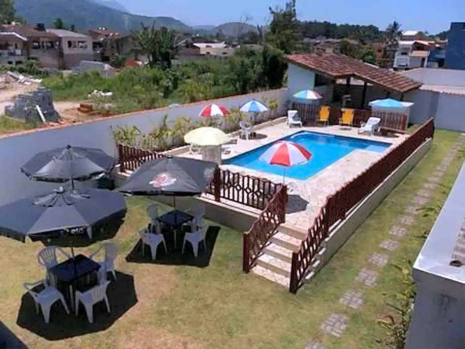 Estúdio em maresias com ar condicionado e piscina