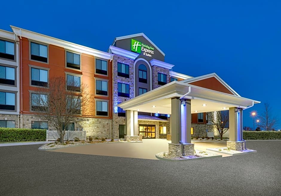 Holiday Inn Express & Suites Mitchell By IHG