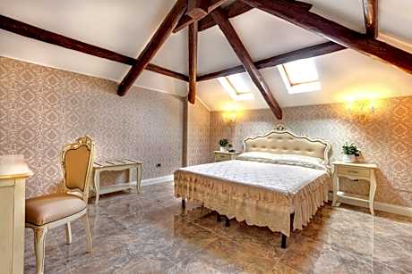King Room with Spa Bath