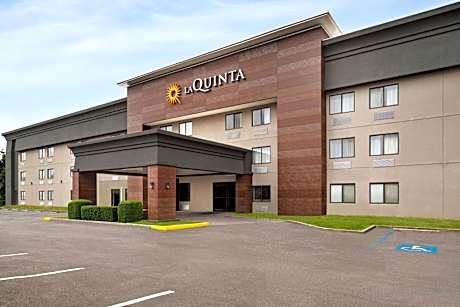 La Quinta Inn & Suites by Wyndham Birmingham/Cahaba Park South
