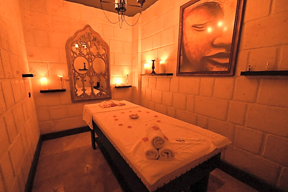 Seraphim Cave Hotel