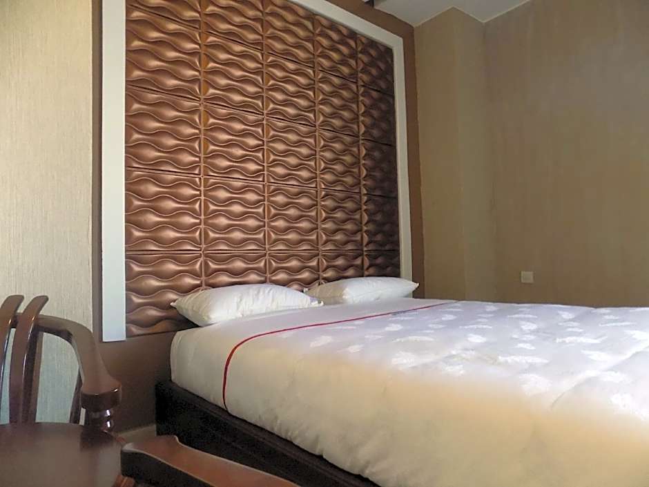 Freedom City Hotel