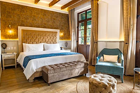 King Suite with Cathedral View