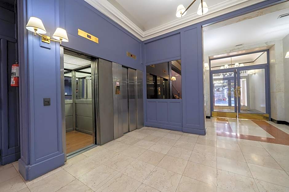 HOTEL REGIS
