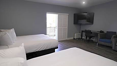 Triple Room with Balcony